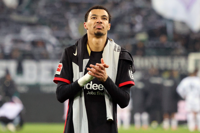 亚博体育-包含法兰克福球员努力训练,渴望实现突破的词条